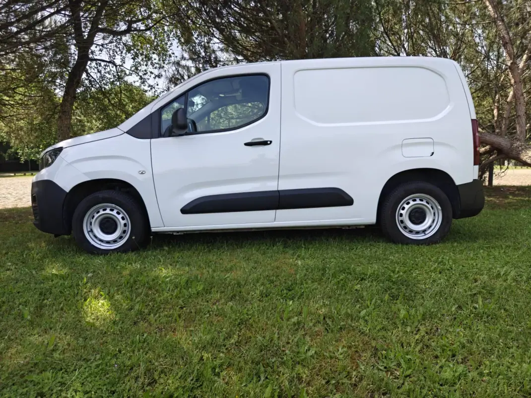 Peugeot PARTNER GIRAFON 2021 - 12900 EUR, 104300 km - AUTO.MOTO.pt - 104300km - foto 8 de 31