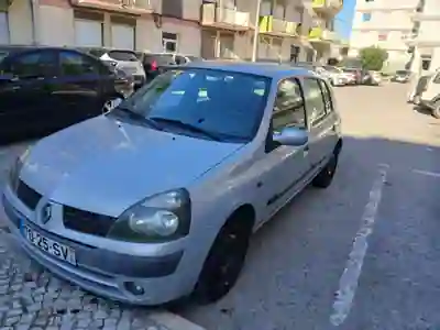 Renault Clio 2002 - 2500 EUR, 97000 km - foto 3 de 15