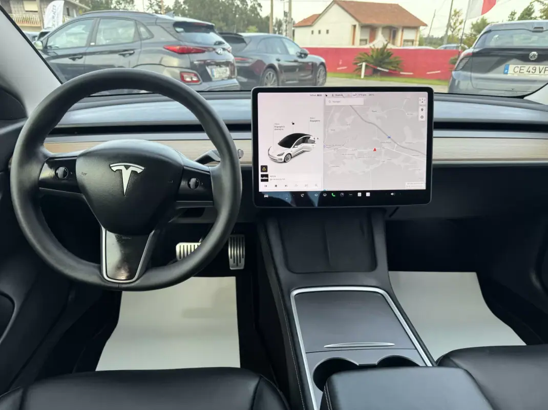 Tesla Model 3 2021 - 28900 EUR, 73000 km - AUTO.MOTO.pt - 73000km - foto 9 de 32