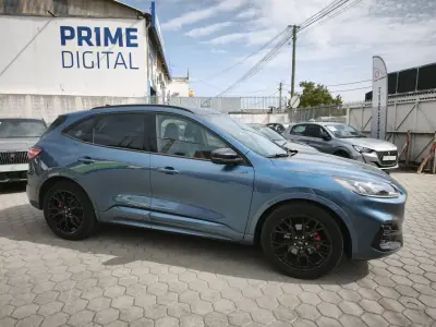 Ford Kuga 2023 - 22900 EUR, 61090 km - AUTO.MOTO.pt - 61090km - foto 4 de 23