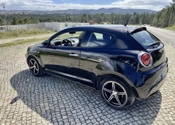 Alfa Romeo MiTo 2011 - 5899 EUR, 191000 km - AUTO.MOTO.pt - 191000km - foto 3 de 8