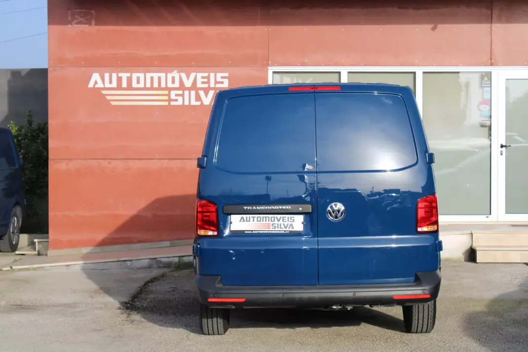 VW Transporter 2.0 TDI Confortline Extra AC 2020 - 17990 EUR, 199000 km - AUTO.MOTO.pt - 199000km - foto 11 de 24