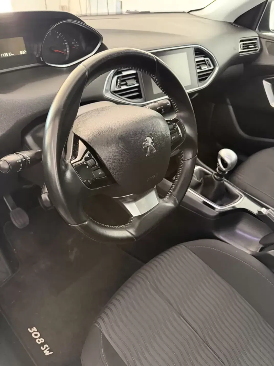 Peugeot 308 SW 2017 - 9000 EUR, 169000 km - 169000km - foto 10 de 13