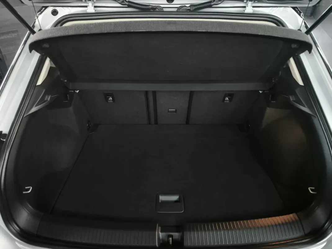 Volkswagen T-Roc 2018 - 15950 EUR, 98741 km - 98741km - foto 32 de 34