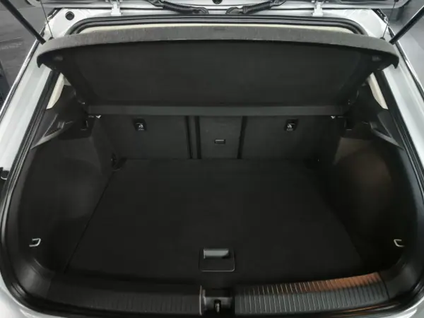 Volkswagen T-Roc 2018 - 15950 EUR, 98741 km - AUTO.MOTO.pt - 98741km - foto 32 de 34