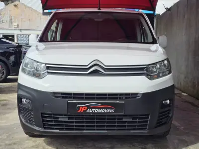 Citroën BERLINGO 3 LUGARES 2020 - 10750 EUR, 154000 km - AUTO.MOTO.pt - 154000km - foto 2 de 14