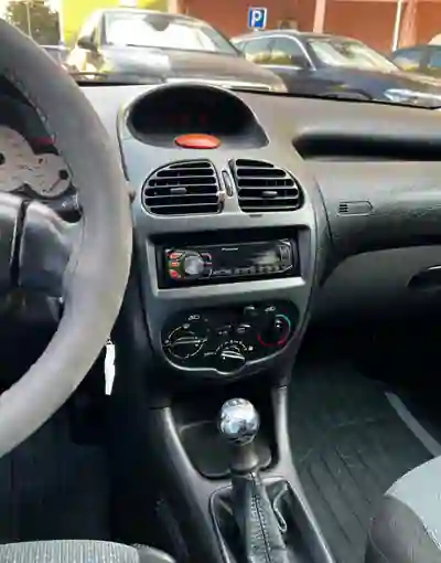 Peugeot 206 SW 2003 - 2100 EUR, 220000 km - foto 3 de 3