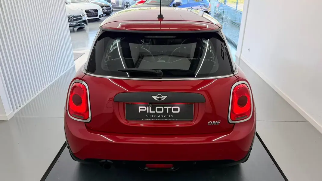 MINI One 2015 - 10990 EUR, 94000 km - AUTO.MOTO.pt - 94000km - foto 7 de 16