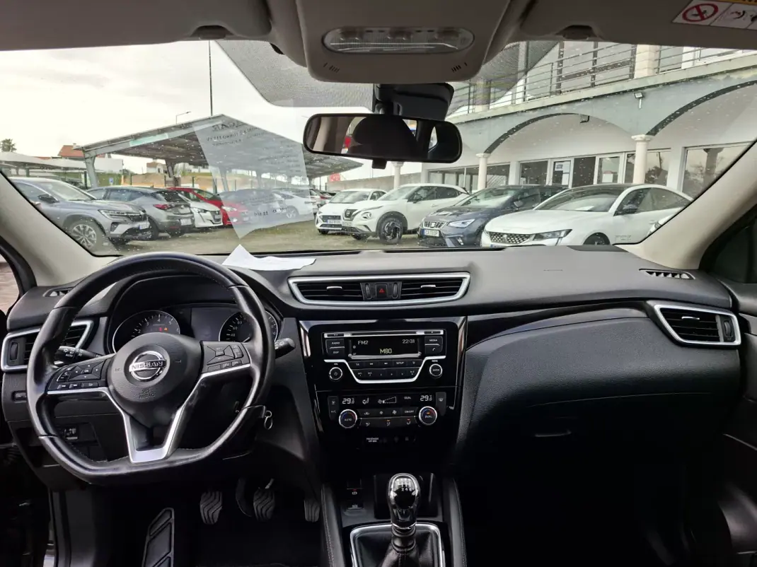 Nissan Qashqai 2018 - 15500 EUR, 57950 km - AUTO.MOTO.pt - 57950km - foto 14 de 25