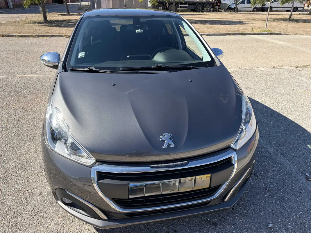 Peugeot 208 2018 - 10 EUR, 114000 km - 114000km - foto 8 de 15