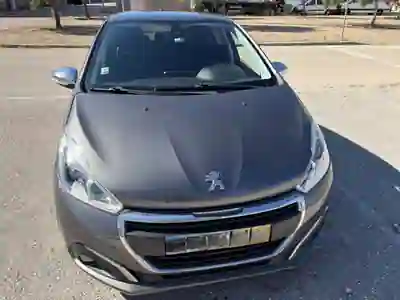 Peugeot 208 2018 - 10 EUR, 114000 km - 114000km - foto 8 de 15