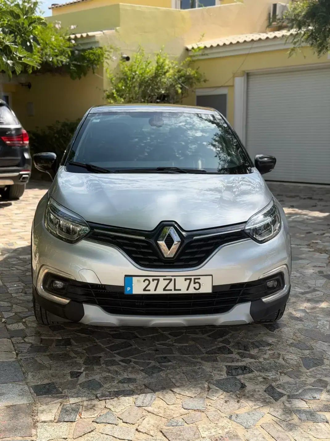 Renault Captur 2019 - 14900 EUR, 95873 km - 95873km - foto 2 de 9