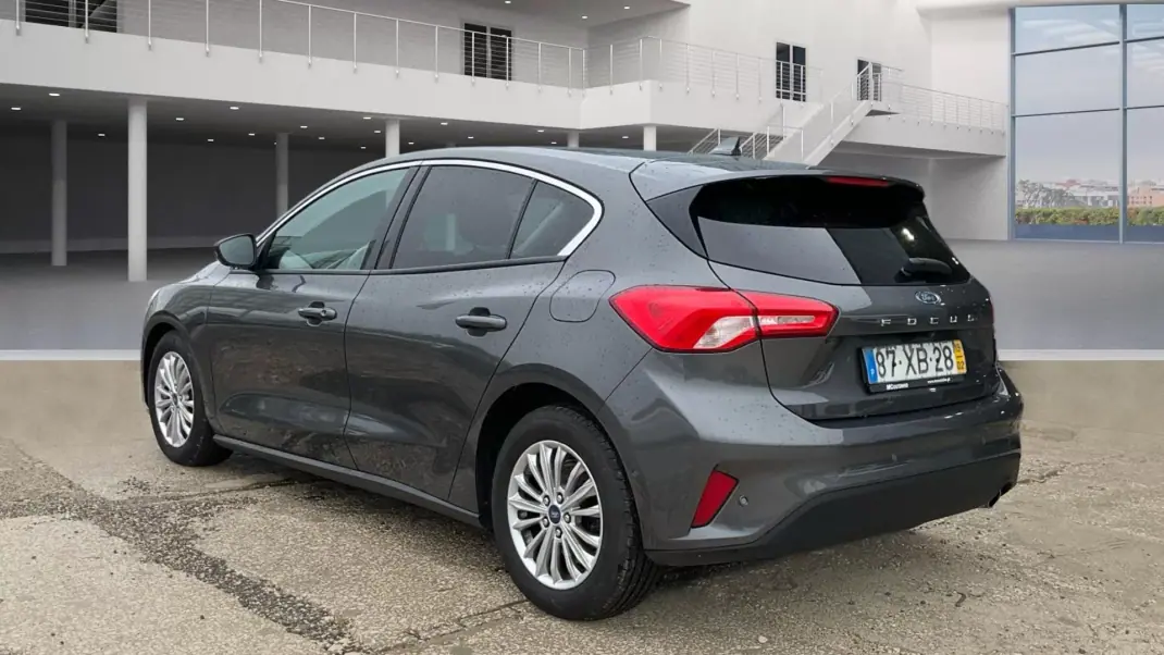 Ford Focus 2019 - 14499 EUR, 144121 km - AUTO.MOTO.pt - 144121km - foto 2 de 6