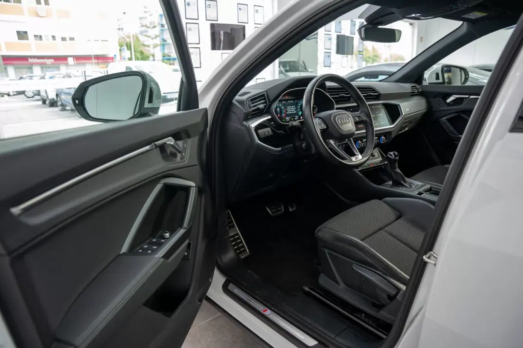 Audi Q3 Sportback 2022 - 38500 EUR, 49990 km - 49990km - foto 16 de 35