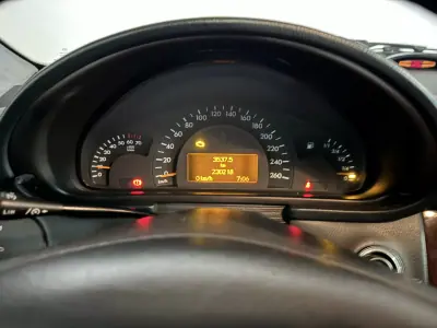 Mercedes-Benz C 180 2003 - 6900 EUR, 210000 km - AUTO.MOTO.pt - 210000km - foto 9 de 18
