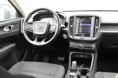 Volvo XC 40 2019 - 18900 EUR, 212000 km - AUTO.MOTO.pt - 212000km - foto 18 de 30