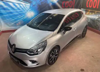 Renault Clio 2019 - 11750 EUR, 106000 km - AUTO.MOTO.pt - 106000km - foto 6 de 45