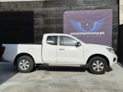 Nissan Navara 2017 - 20500 EUR, 215000 km - foto 3 de 22