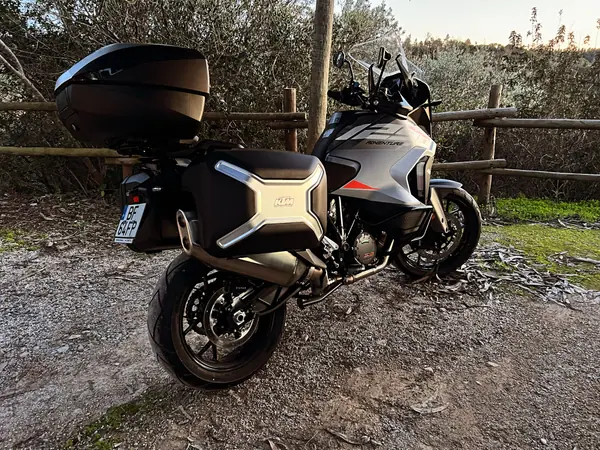 KTM 1290 Super Adventure 2023 - 19500 EUR, 14000 km - AUTO.MOTO.pt - 14000km - foto 4 de 5