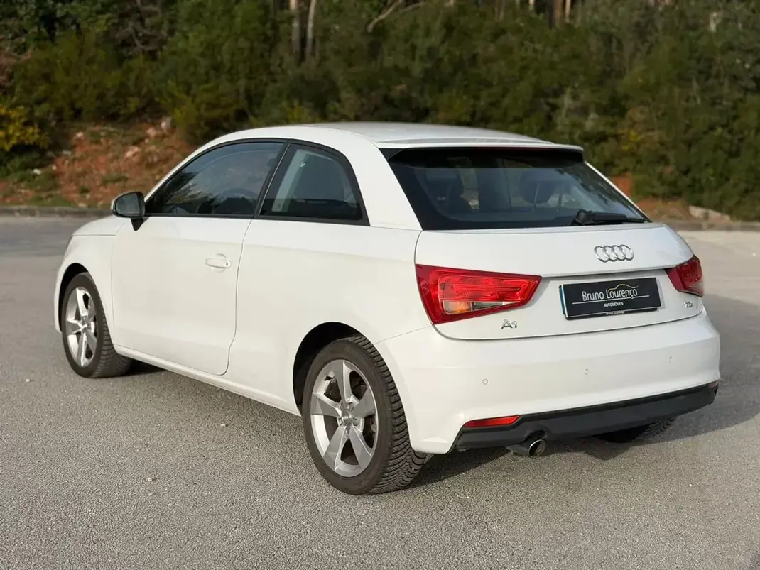 Audi A1 2017 - 12900 EUR, 164200 km - 164200km - foto 15 de 22