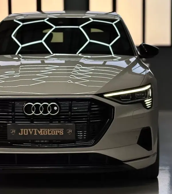 Audi Q8 e-Tron Sportback 2021 - 33950 EUR, 159218 km - AUTO.MOTO.pt - 159218km - foto 14 de 28