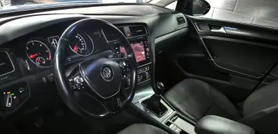 Volkswagen Golf Variant 2017 - 11500 EUR, 190200 km - AUTO.MOTO.pt - 190200km - foto 19 de 30