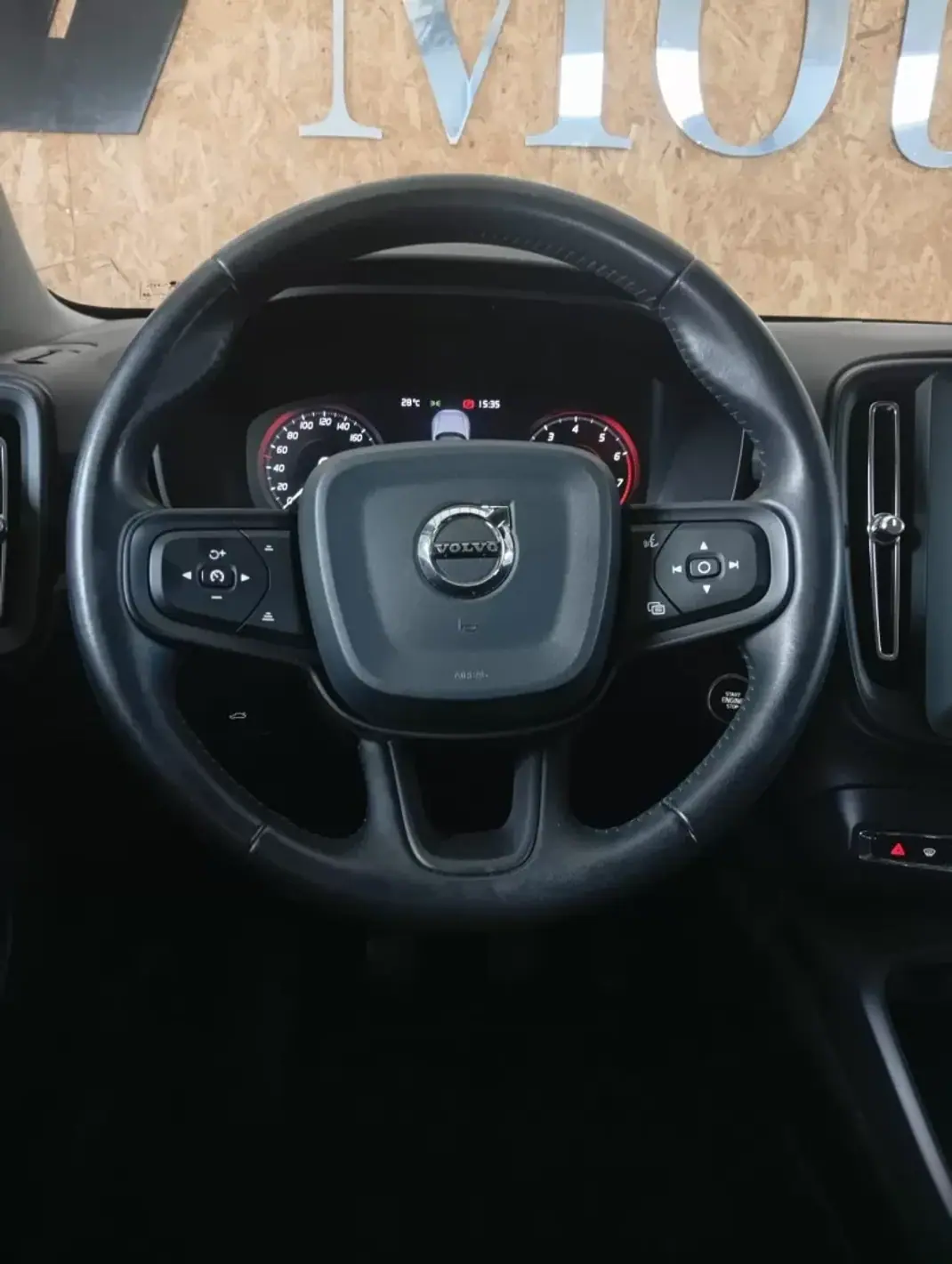 Volvo XC 40 2019 - 24950 EUR, 91723 km - AUTO.MOTO.pt - 91723km - foto 10 de 19