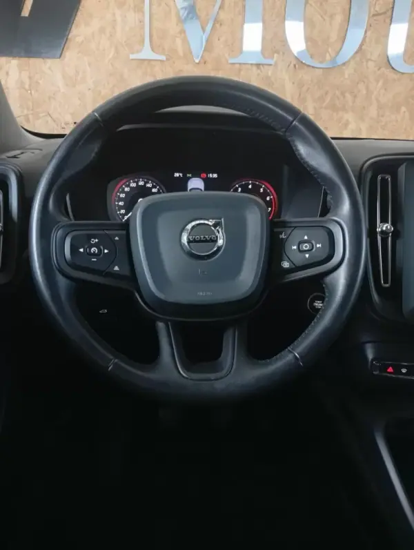 Volvo XC 40 2019 - 24950 EUR, 91723 km - AUTO.MOTO.pt - 91723km - foto 10 de 19