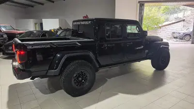 Jeep Gladiator 2021 - 62900 EUR, 117383 km - 117383km - foto 9 de 53