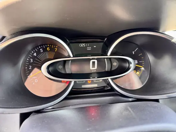 Renault Clio 2015 - 9500 EUR, 130000 km - 130000km - foto 12 de 18