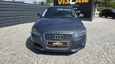 Audi A3 Sportback 2009 - 12990 EUR, 176000 km - AUTO.MOTO.pt - 176000km - foto 11 de 25