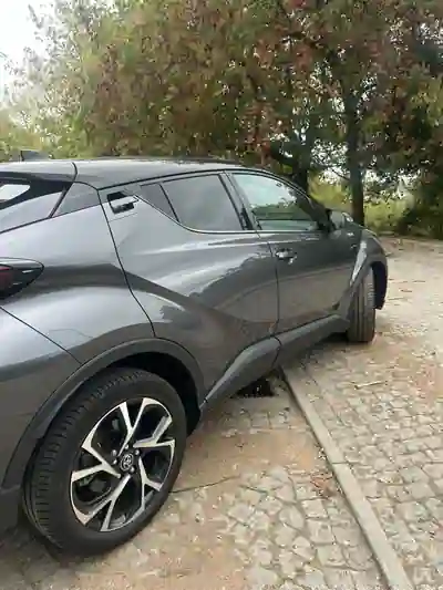 Toyota C-HR 2022 — foto 2 de 9