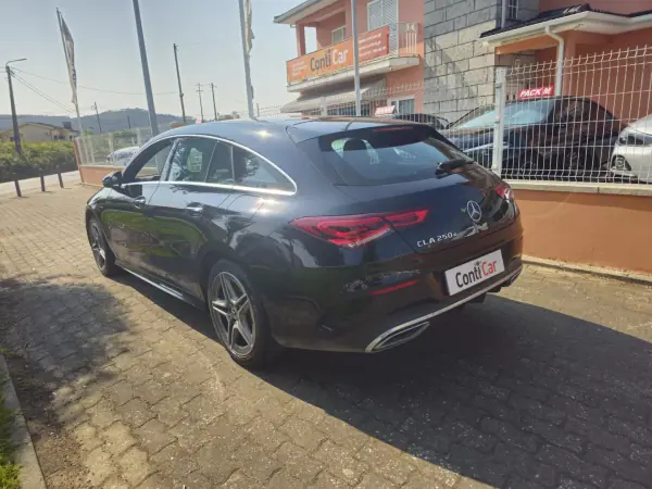 Mercedes-Benz CLA 250 2021 - 27500 EUR, 99400 km - AUTO.MOTO.pt - 99400km - foto 6 de 16