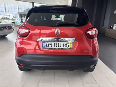 Renault Captur 2016 - 12250 EUR, 136506 km - AUTO.MOTO.pt - 136506km - foto 20 de 22