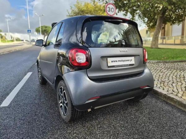 Smart Fortwo Cabrio 2015 - 12480 EUR, 70000 km - AUTO.MOTO.pt - 70000km - foto 9 de 9
