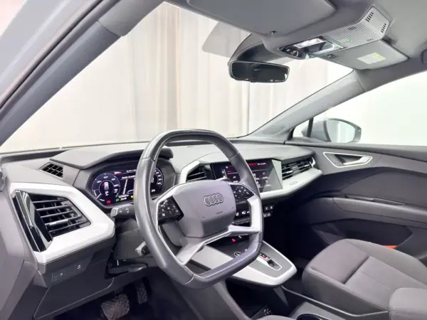 Audi Q4 e-tron 2021 - 25750 EUR, 147000 km - AUTO.MOTO.pt - 147000km - foto 18 de 21