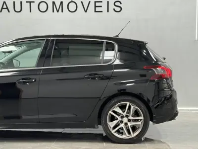 Peugeot 308 2018 - 11890 EUR, 159000 km - AUTO.MOTO.pt - 159000km - foto 9 de 35