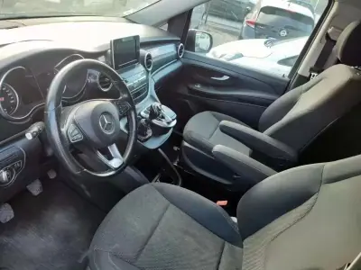Mercedes-Benz V 220 2019 - 27642 EUR, 190000 km - AUTO.MOTO.pt - 190000km - foto 4 de 10