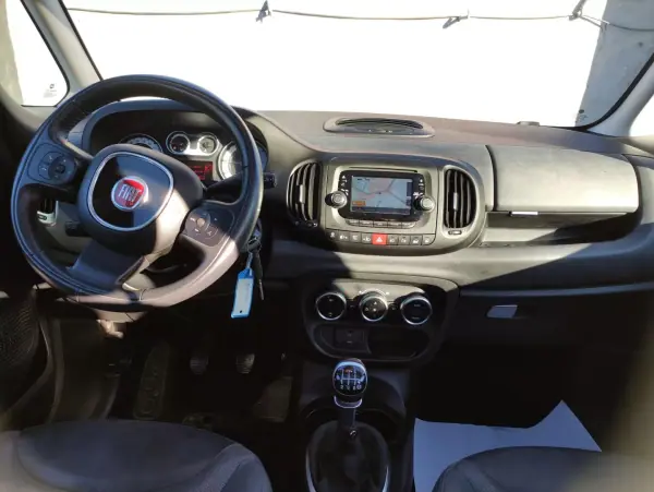 Fiat 500L 2014 - 11900 EUR, 121000 km - AUTO.MOTO.pt - 121000km - foto 14 de 24