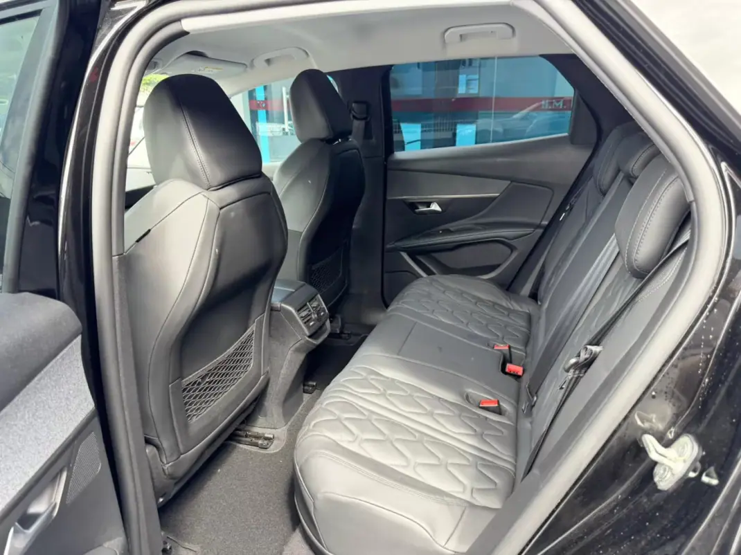 Peugeot 3008 2021 - 24500 EUR, 94000 km - AUTO.MOTO.pt - 94000km - foto 9 de 11