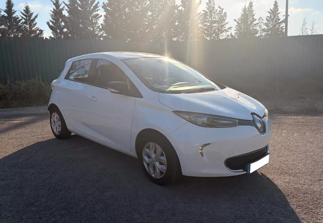 Renault Zoe 2019 - 9750 EUR, 120000 km - 120000km - foto 2 de 7