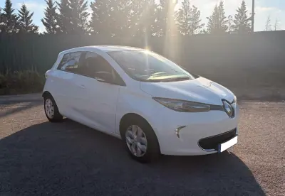 Renault Zoe 2019 - 9750 EUR, 120000 km - AUTO.MOTO.pt - 120000km - foto 2 de 7