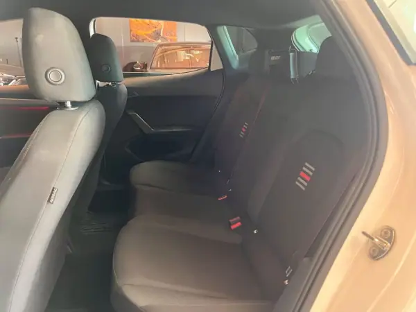 SEAT Ibiza 2019 - 13900 EUR, 117053 km - AUTO.MOTO.pt - 117053km - foto 19 de 21