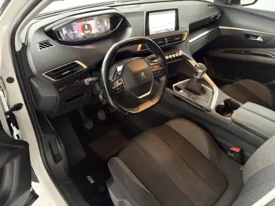 Peugeot 3008 2018 - 14490 EUR, 105034 km - AUTO.MOTO.pt - 105034km - foto 8 de 13