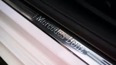 Mercedes-Benz E 220 2018 - 49000 EUR, 103000 km - AUTO.MOTO.pt - 103000km - foto 15 de 21
