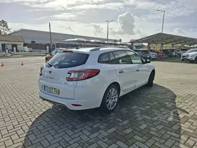 Renault Mégane Sport Tourer 2014 - 11500 EUR, 130900 km - AUTO.MOTO.pt - 130900km - foto 6 de 28