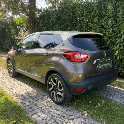 Renault Captur 2014 - 13990 EUR, 146000 km - AUTO.MOTO.pt - 146000km - foto 6 de 22