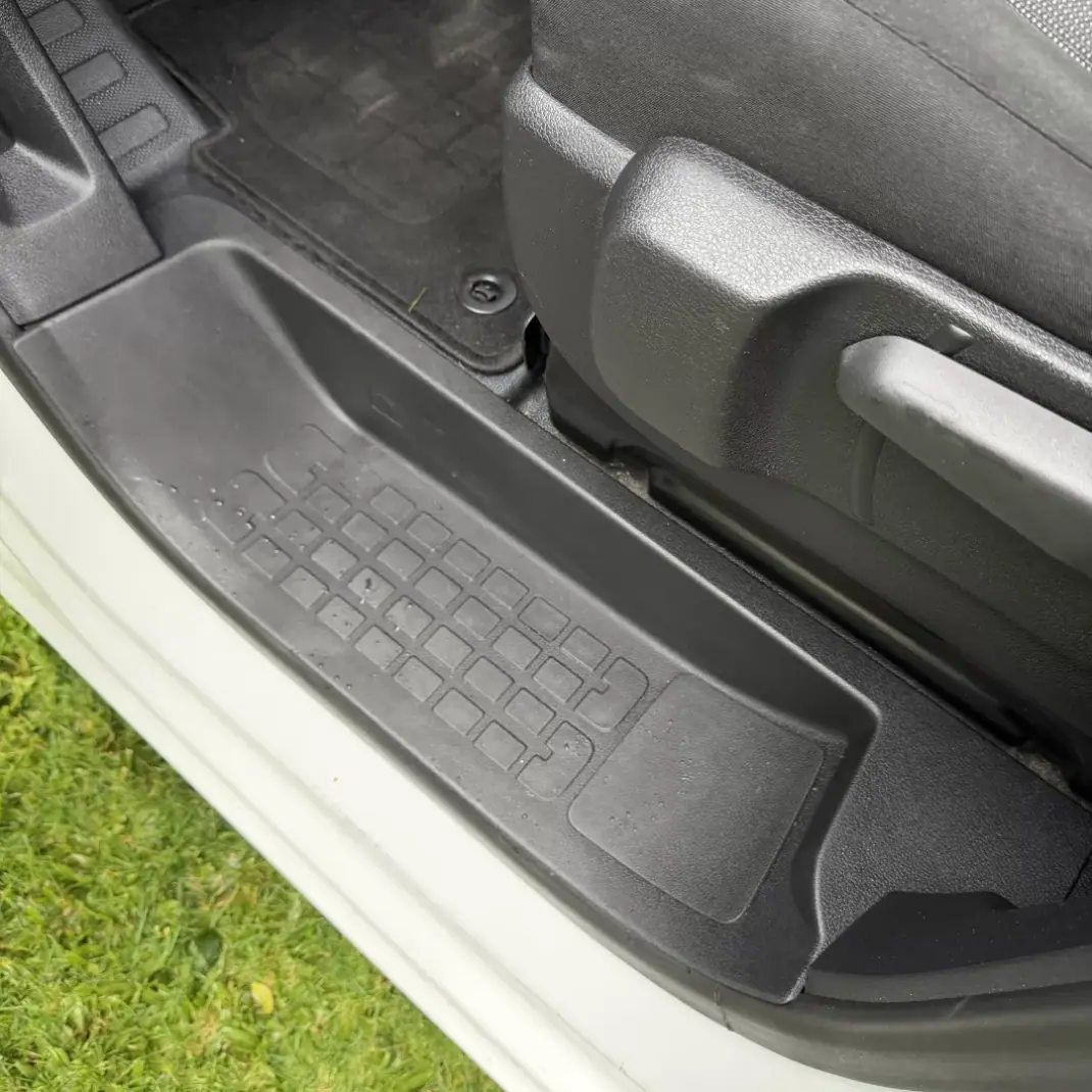 Peugeot Expert 2016 - 12990 EUR, 180000 km - AUTO.MOTO.pt - 180000km - foto 16 de 27