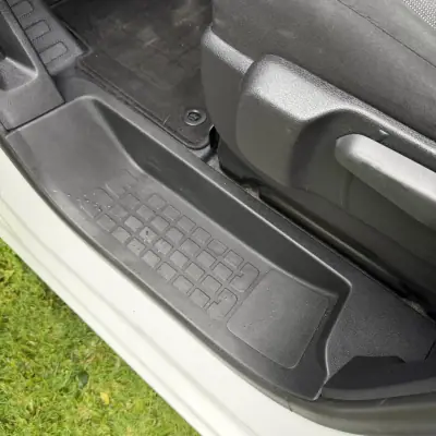 Peugeot Expert 2016 - 12990 EUR, 180000 km - AUTO.MOTO.pt - 180000km - foto 16 de 27