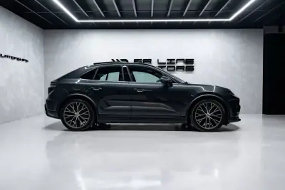 Porsche Macan 2024 - 87950 EUR, 16000 km - AUTO.MOTO.pt - 16000km - foto 9 de 60
